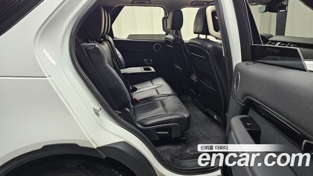 Land Rover Discovery 5 2.0 SD4 SE 2020 — фото 12