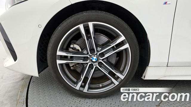 BMW 1 Series (F40) 120i M Sports 2023 — фото 5