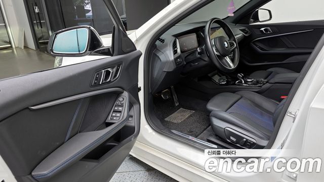 BMW 1 Series (F40) 120i M Sports 2023 — фото 10