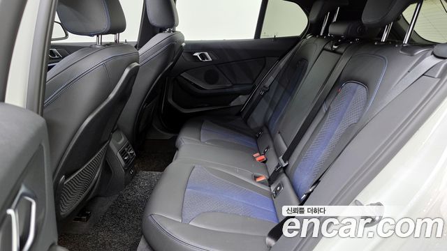 BMW 1 Series (F40) 120i M Sports 2023 — фото 12