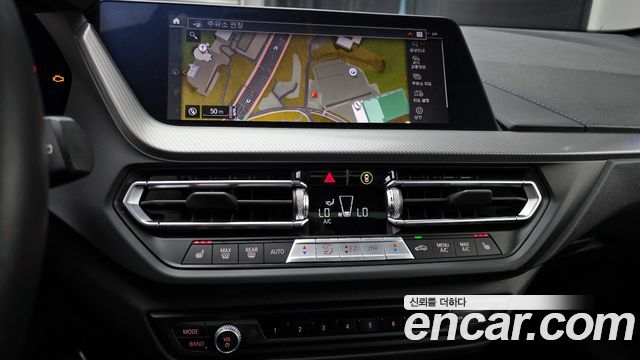BMW 1 Series (F40) 120i M Sports 2023 — фото 14