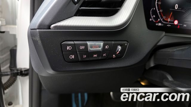 BMW 1 Series (F40) 120i M Sports 2023 — фото 18