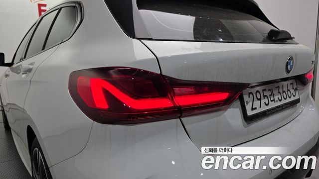 BMW 1 Series (F40) 120i M Sports 2023 — фото 23