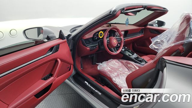 Porsche 911 (992) Carrera GTS Cabriolet 2025 — фото 10