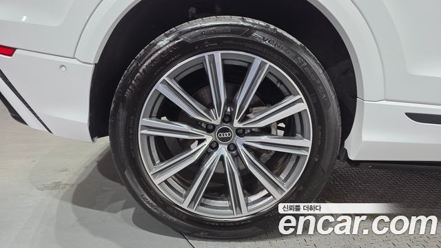 Audi Q8 (4M) 55 TFSI Quattro Premium 2021 — фото 5