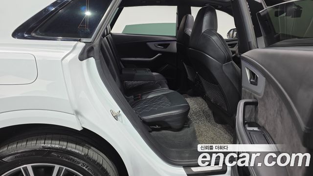 Audi Q8 (4M) 55 TFSI Quattro Premium 2021 — фото 16