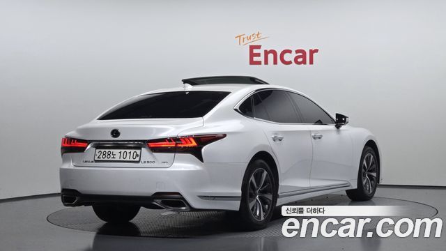 Lexus LS500 (V) 3.5 Supreme AWD 2022 — фото 2