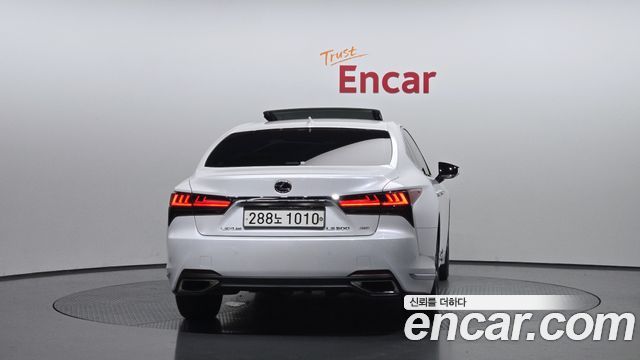 Lexus LS500 (V) 3.5 Supreme AWD 2022 — фото 4
