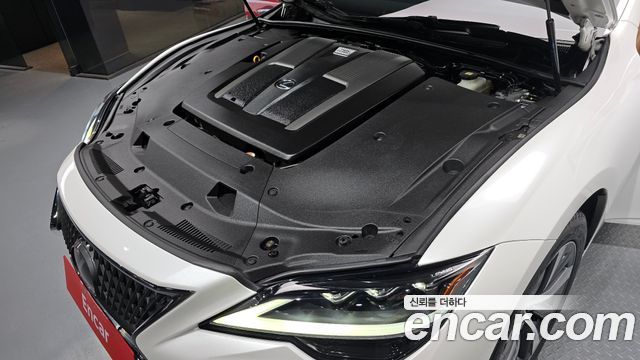 Lexus LS500 (V) 3.5 Supreme AWD 2022 — фото 6