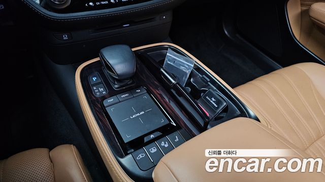 Lexus LS500 (V) 3.5 Supreme AWD 2022 — фото 9