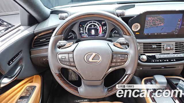 Lexus LS500 (V) 3.5 Supreme AWD 2022 — фото 13