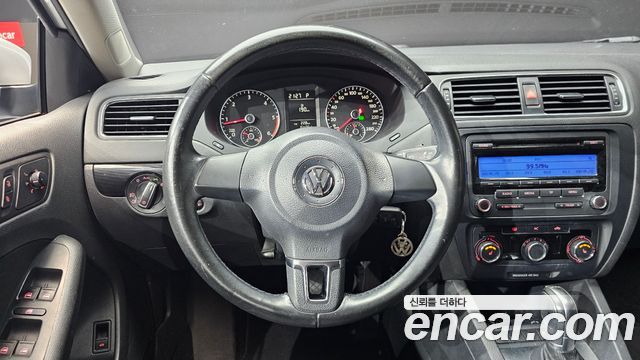 Volkswagen Jetta 1.6 TDI Blue Motion 6th 2011 — фото 14