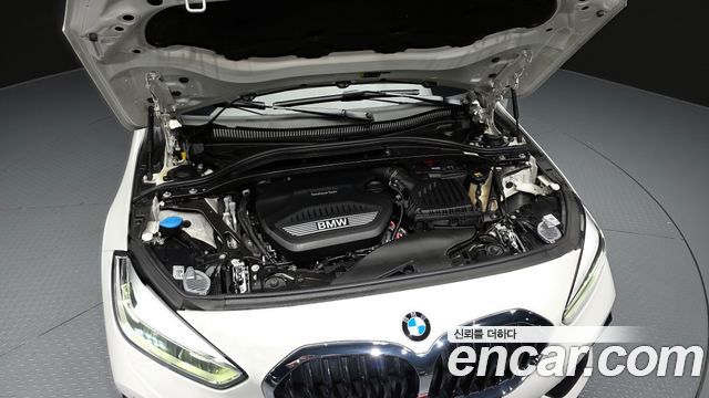 BMW 1 Series (F40) 118d Sport 2020 — фото 6