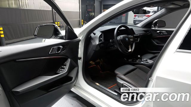 BMW 1 Series (F40) 118d Sport 2020 — фото 10