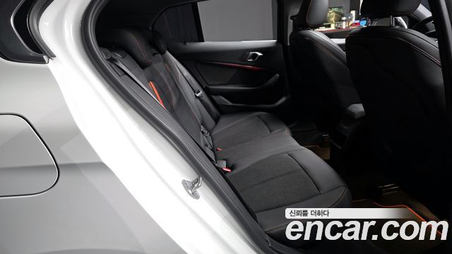 BMW 1 Series (F40) 118d Sport 2020 — фото 12