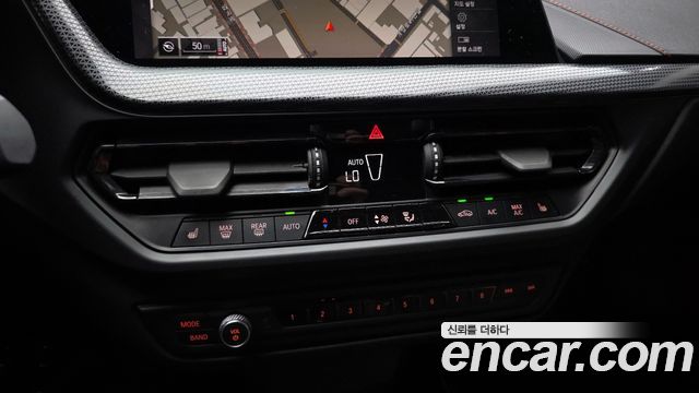 BMW 1 Series (F40) 118d Sport 2020 — фото 16