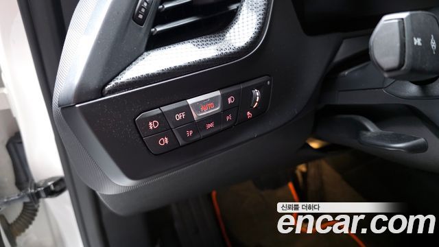 BMW 1 Series (F40) 118d Sport 2020 — фото 18