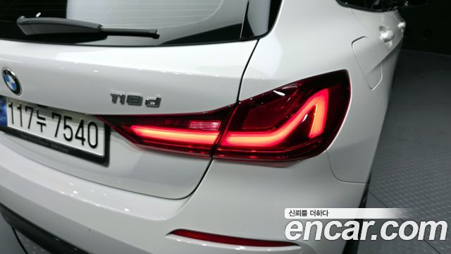 BMW 1 Series (F40) 118d Sport 2020 — фото 23