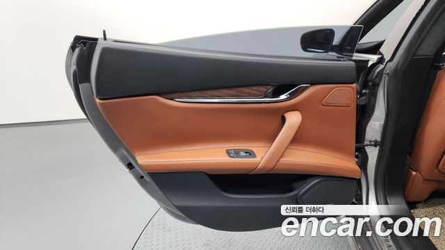 Maserati Quattroporte 3.0 Diesel Granlusso 2017 — фото 25