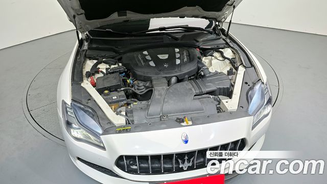 Maserati Quattroporte 3.0 Diesel 2018 — фото 6