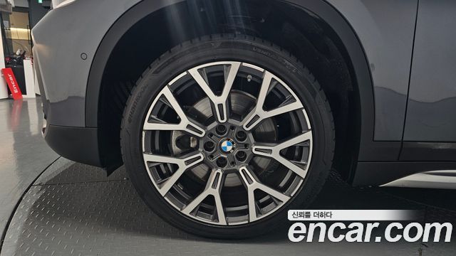 BMW X1 (F48) xDrive 20i xLine 2022 — фото 5