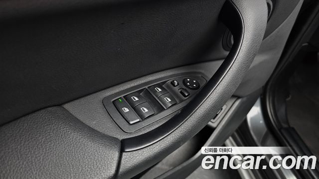 BMW X1 (F48) xDrive 20i xLine 2022 — фото 17