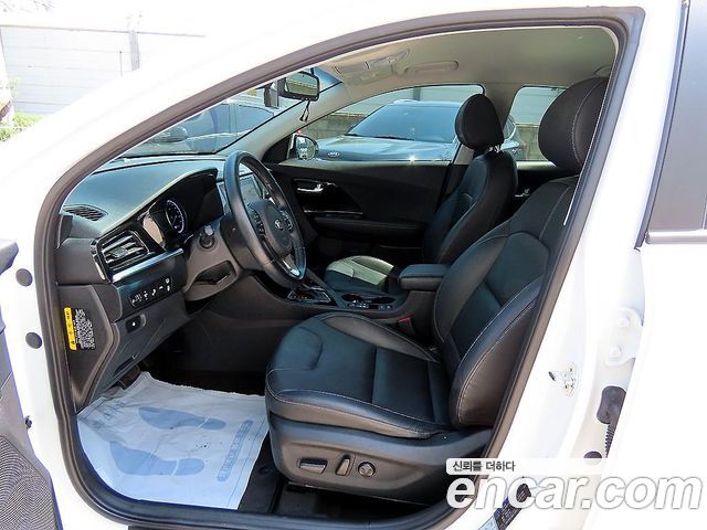Kia Niro 1.6 HEV Prestige 2021 — фото 5