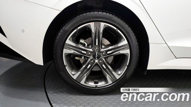 Kia K5 (III) 2.0 Signature 2023 — фото 5