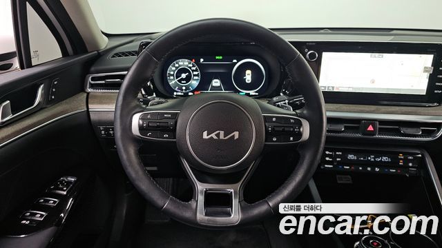 Kia K5 (III) 2.0 Signature 2023 — фото 13