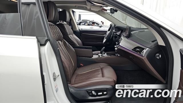 BMW 6 Series GT (G32) 620d Luxury 2024 — фото 11