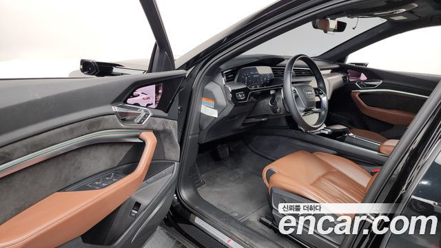 Audi e-tron 55 Quattro Sportback 2021 — фото 10