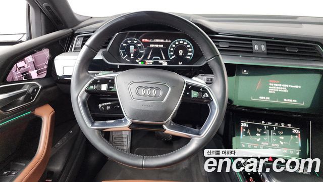 Audi e-tron 55 Quattro Sportback 2021 — фото 13