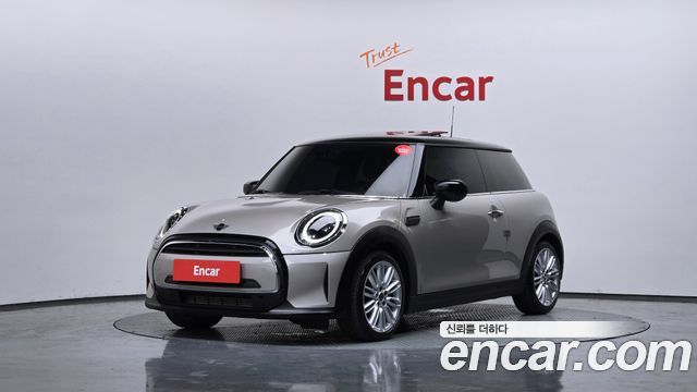 MINI Cooper Classic Plus Launch Pack Third Generation 2022 — фото 1