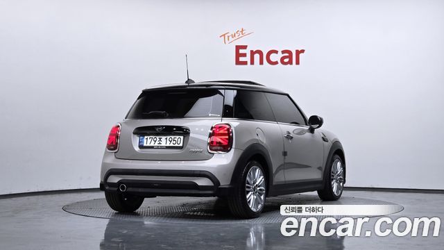 MINI Cooper Classic Plus Launch Pack Third Generation 2022 — фото 2