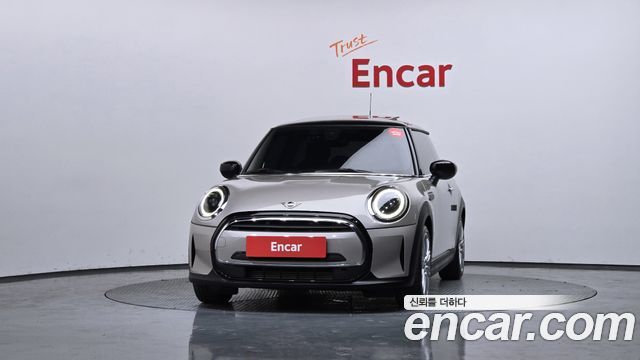 MINI Cooper Classic Plus Launch Pack Third Generation 2022 — фото 3
