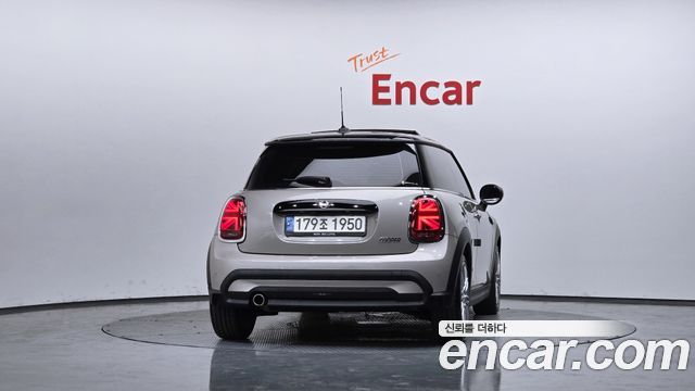 MINI Cooper Classic Plus Launch Pack Third Generation 2022 — фото 4