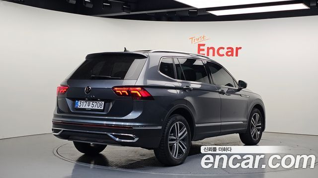 Volkswagen Tiguan Allspace 2.0 TSI Prestige 2022 — фото 2