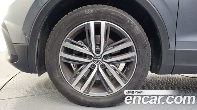 Volkswagen Tiguan Allspace 2.0 TSI Prestige 2022 — фото 5
