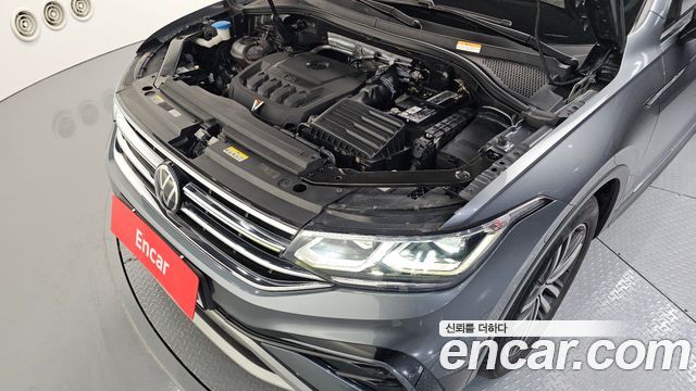 Volkswagen Tiguan Allspace 2.0 TSI Prestige 2022 — фото 6
