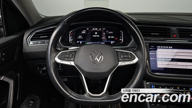 Volkswagen Tiguan Allspace 2.0 TSI Prestige 2022 — фото 14
