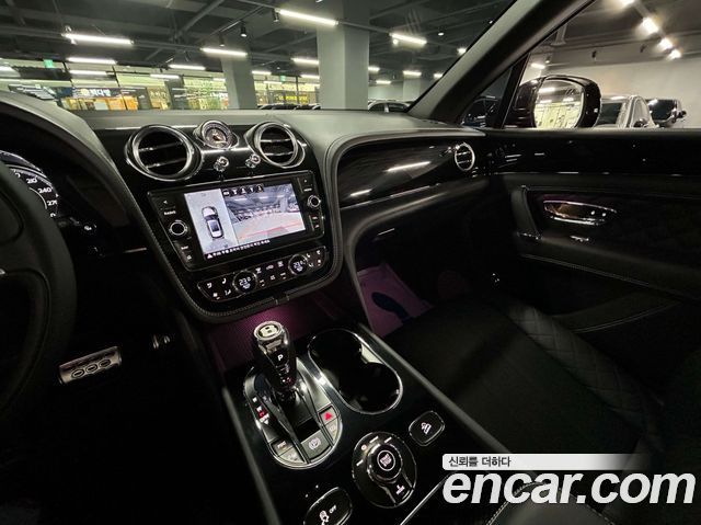 Bentley Bentayga 3.0 Plug-in HEV 2020 — фото 10