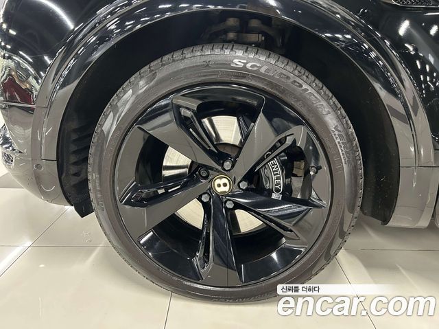 Bentley Bentayga 3.0 Plug-in HEV 2020 — фото 20