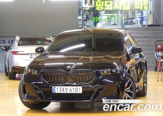 BMW 5 Series (G60) 520i Special Edition 2025 — фото 3