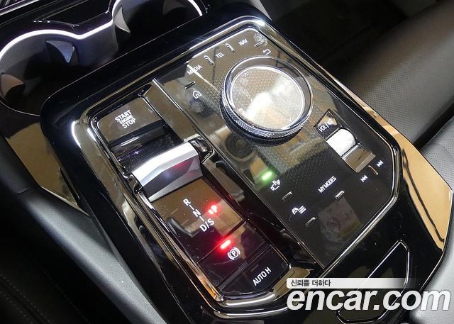 BMW 5 Series (G60) 520i Special Edition 2025 — фото 9
