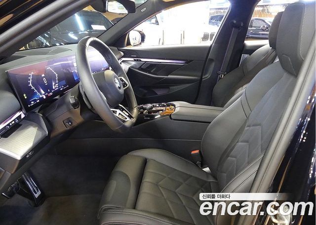 BMW 5 Series (G60) 520i Special Edition 2025 — фото 10