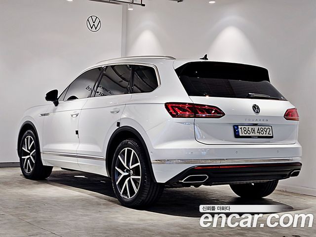 Volkswagen Touareg (III) 3.0 TDI Prestige 2023 — фото 2