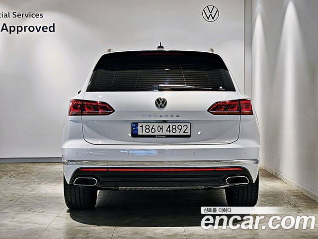 Volkswagen Touareg (III) 3.0 TDI Prestige 2023 — фото 4
