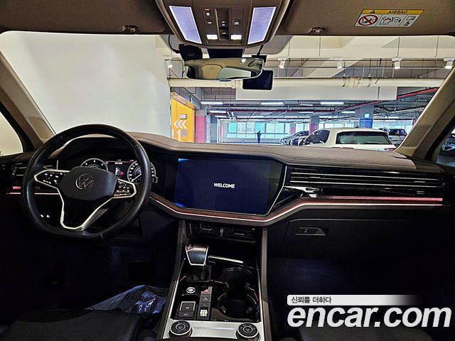 Volkswagen Touareg (III) 3.0 TDI Prestige 2023 — фото 19