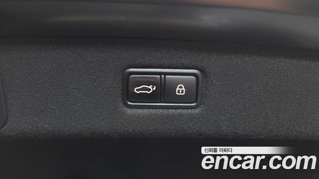 Genesis EQ900 5.0 GDI AWD Prestige 2016 — фото 23