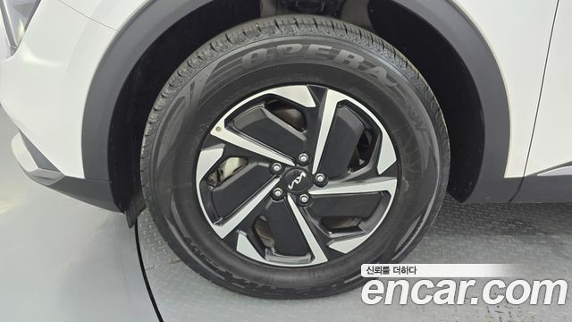Kia Sportage Hybrid (V) Prestige 2WD 2023 — фото 5